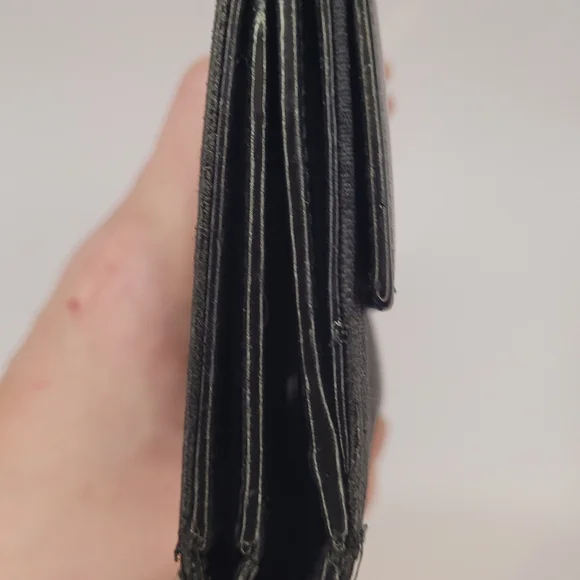 Gucci Wallet with Silver Clasp And Key - Picture 6 of 13